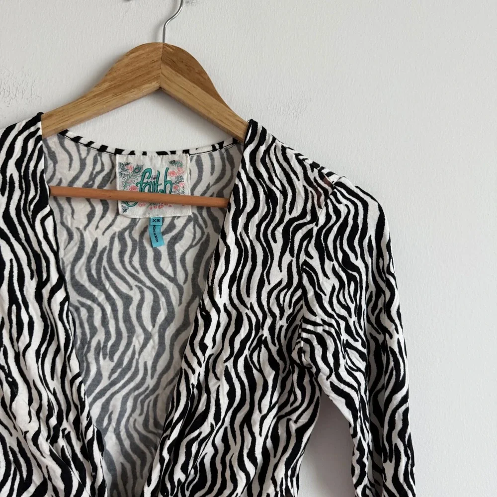 Vintage Y2K Faith‎ Zebra Print Tie Front Long Sleeve Shrug - Picture 6 of 8